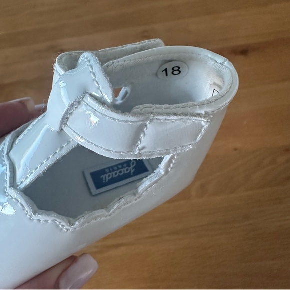 Jacadi Glossy White Kids Dress Shoes - Picture 3 of 5